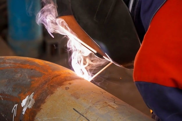 Arc welding for a pipeline