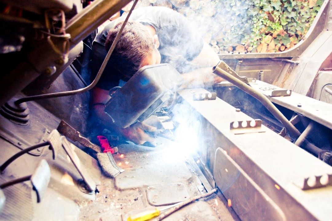 MIG welding car