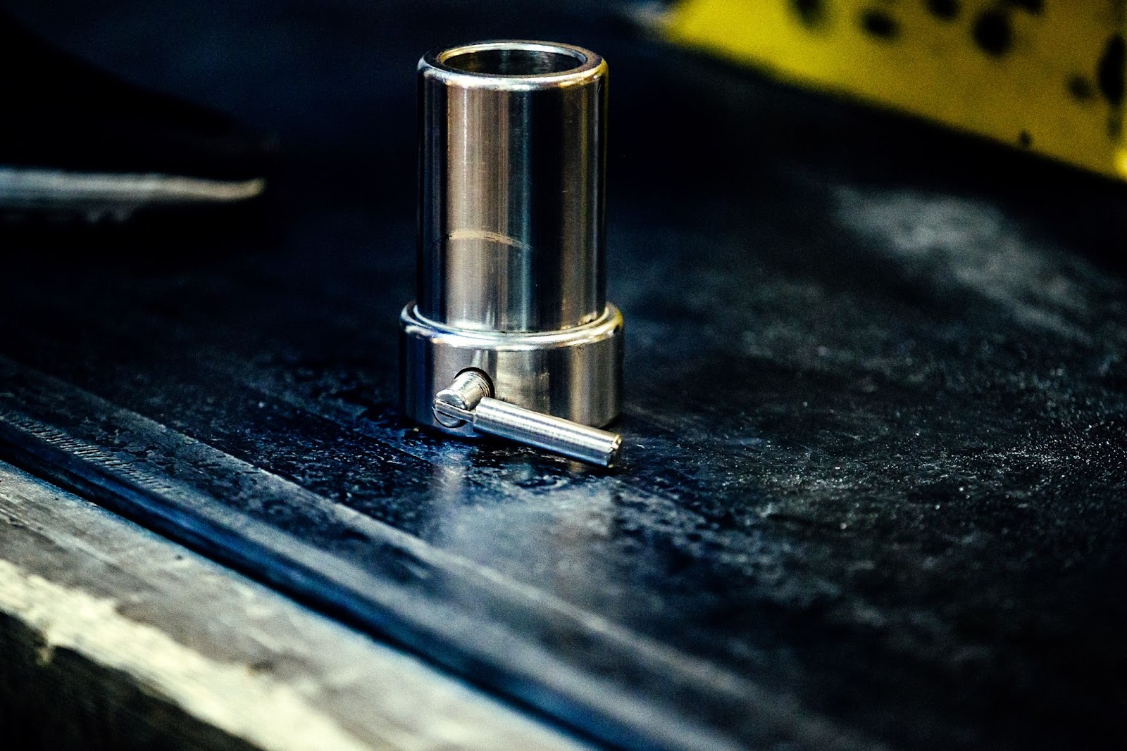 Gas nozzles direct shielding gas flow around the weld zone
